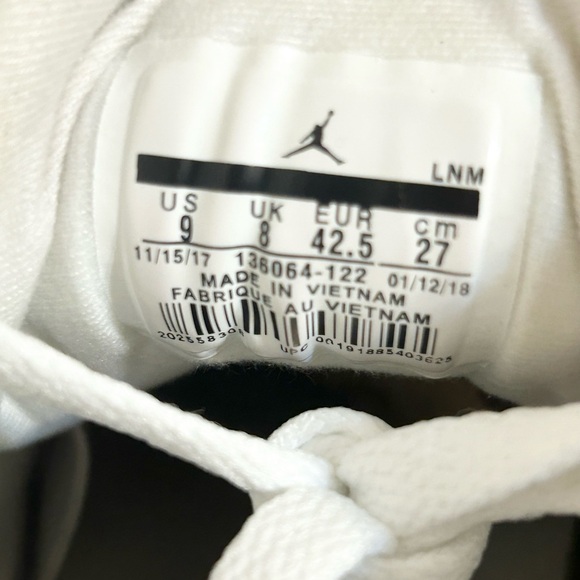 Jordan 3 Retro Mocha size 9 136064-122 2018 PRE-OWNED - Picture 9 of 10